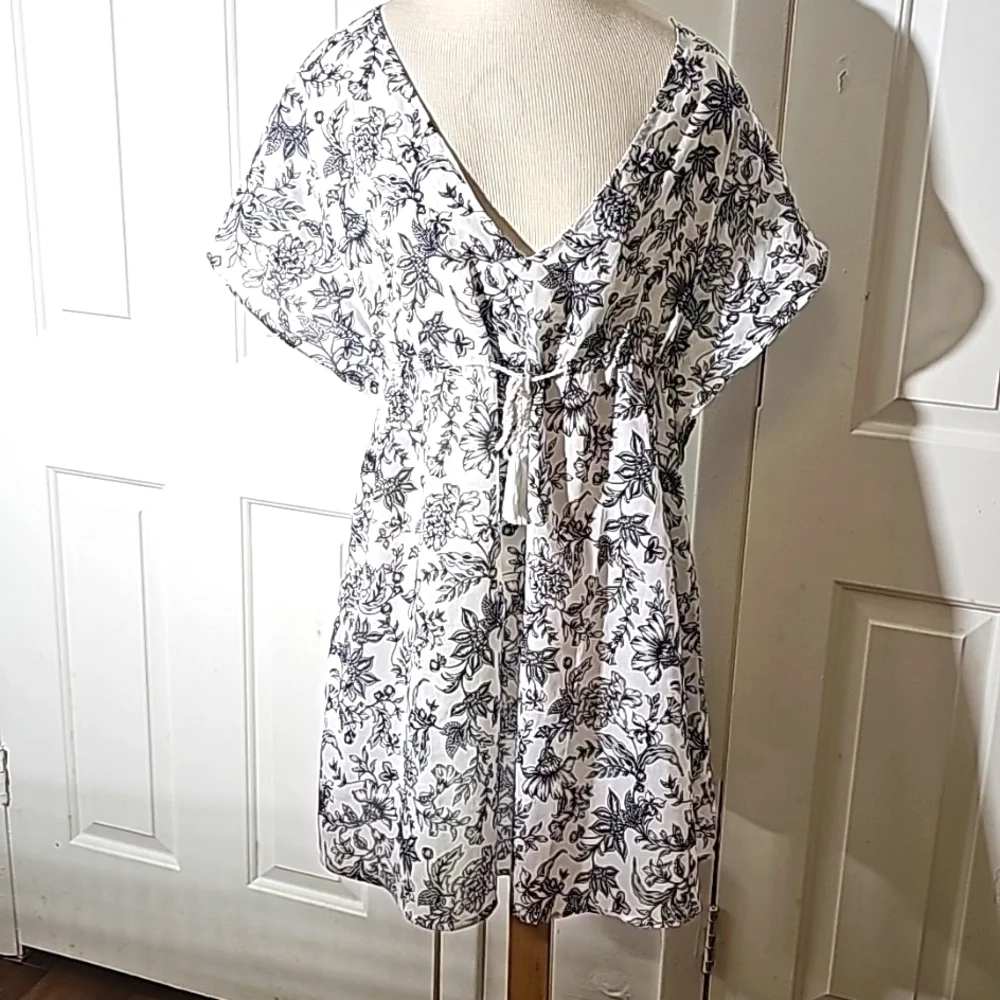 RALPH LAUREN, white with black floral print. OS.‎ Empire waist tie cover up.